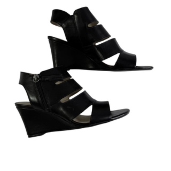 Adrienne Vittadini Open Toe WedgeHeel Side Zip with Tassel Black Sandal Size 7.5 - Picture 6 of 8
